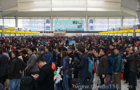 2023年返鄉(xiāng)潮開始了嗎(為什么每到春節(jié)就會出現(xiàn)回鄉(xiāng)潮) 2023年返鄉(xiāng)潮開始了嗎(為什么每到春節(jié)就會出現(xiàn)回鄉(xiāng)潮)
